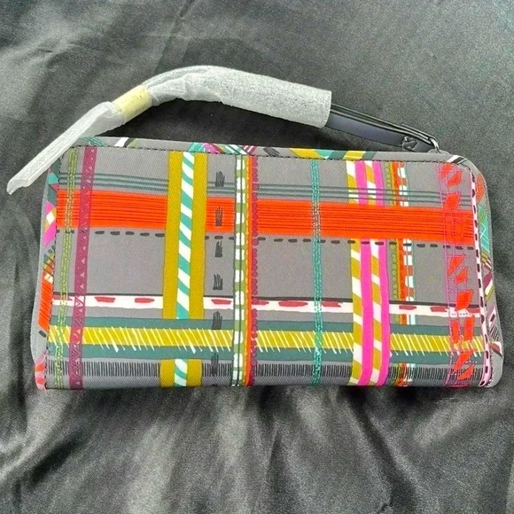🆕 Vera Bradley Wallet- Base Color is Gray with Colored Designs - Picture 2 of 14